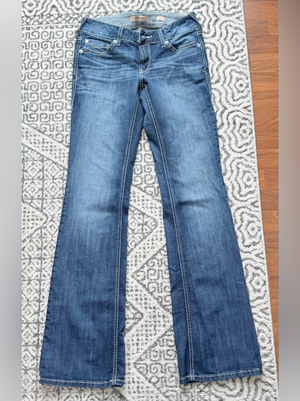 Ariat Women's Flared Jeans in Medium Blue Wash